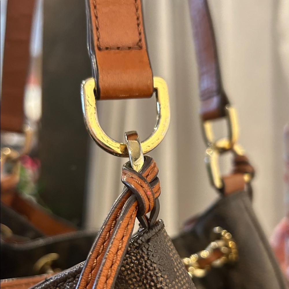 Michael Kors Frankie Drawstring Bucket Bag with gold hardware - Picture 9 of 10